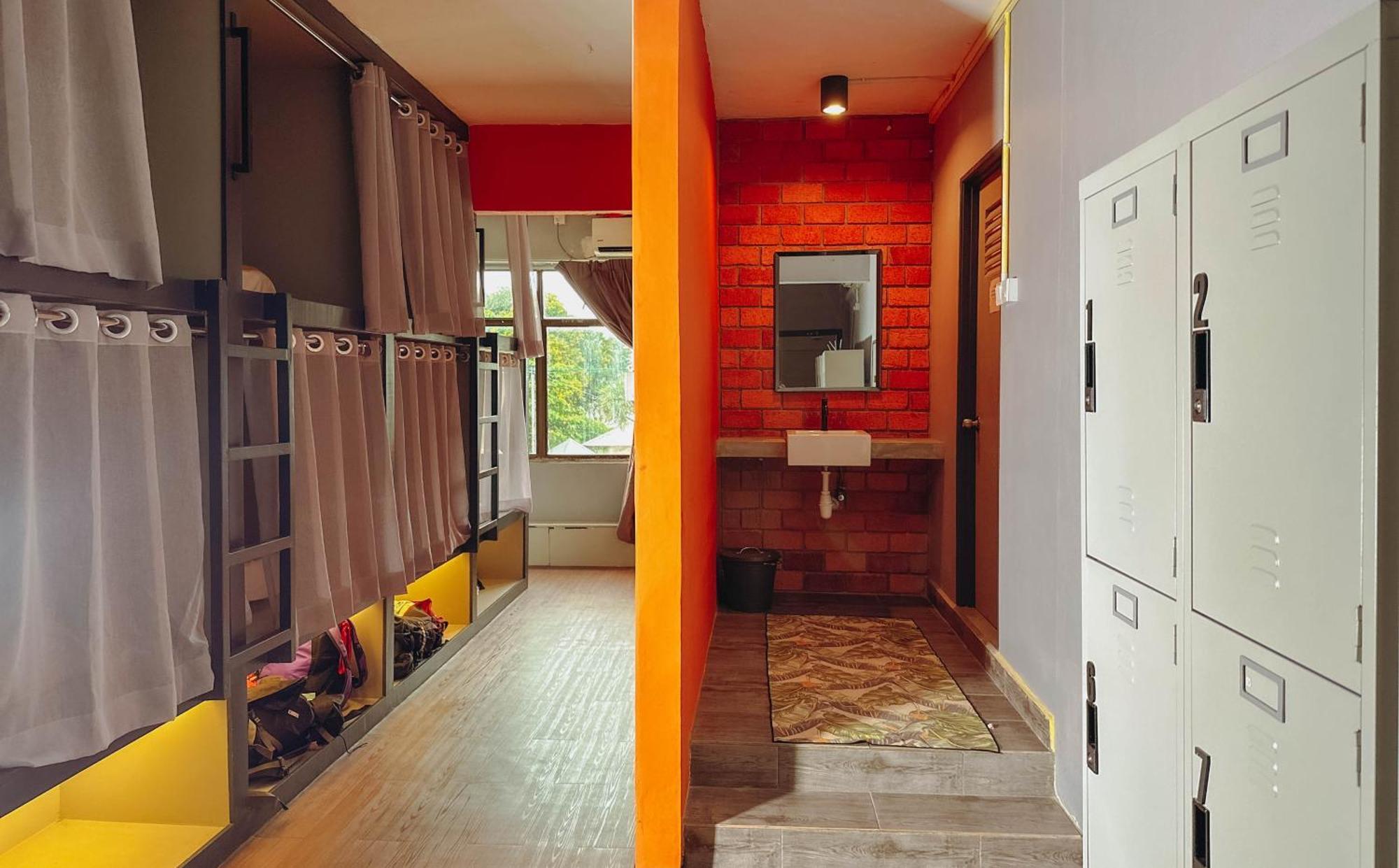 Arch Dormitorio Cenang Pantai Cenang  Exterior photo